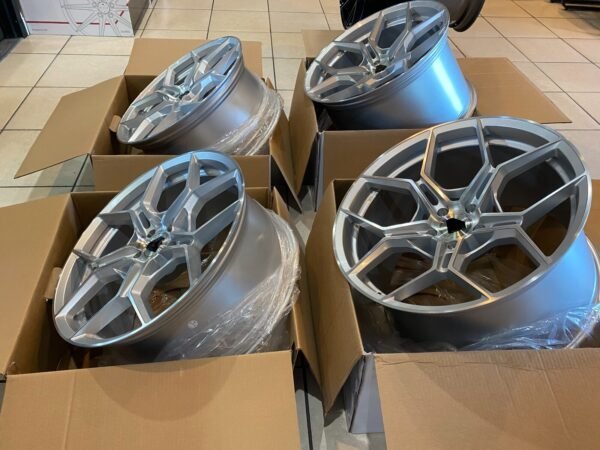 20” BLAQUE DIAMOND F25 FLOW FORGED BRUSHED SILVER 2015-2024 LAMBORGHINI HURACAN