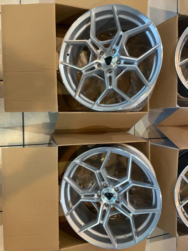 20” BLAQUE DIAMOND F25 FLOW FORGED BRUSHED SILVER 2015-2024 LAMBORGHINI HURACAN - Image 5